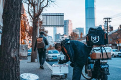 顺丰在下沉，遇见拼多多