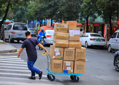 我国快递业务量稳居全球第一 每天2亿件