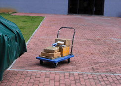 北京部分快递网点暂停揽派服务 时效延长2至3天